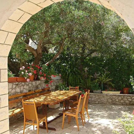 Дом отдыха Seaside Holiday House Mavarstica, Ciovo - 2788 Трогир