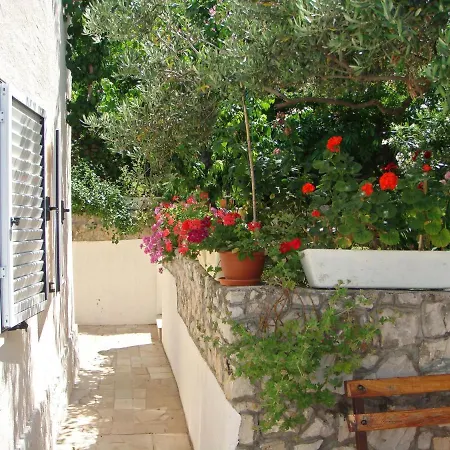 Дом отдыха Seaside Holiday House Mavarstica, Ciovo - 2788 Трогир