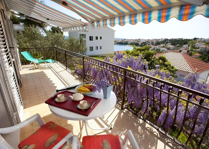 Seaside House Mavarstica, Ciovo - 2788 Hébergement de vacances *